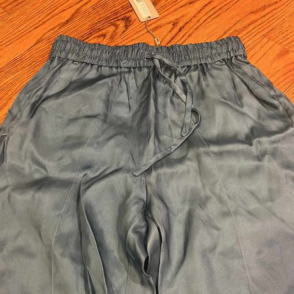 NWT Tucker Woman’s Dutch Blue In Cupro Twill Julia Pants Size S - Picture 3 of 6
